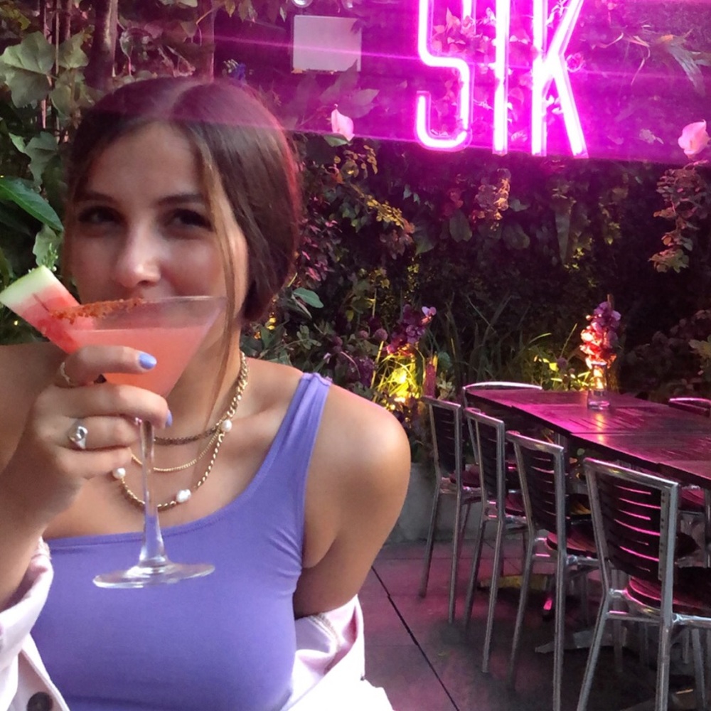 Meet your Posher, Olivia